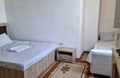 Rent of furnished 5-room apartments, 150 m², Faleza Nord, Constanța, Romania